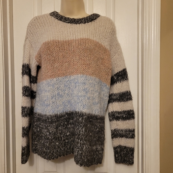 American Eagle Outfitters Sweaters - American Eagle Chunky Sweater